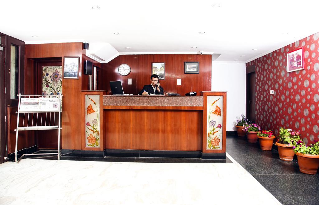 Hotel Holiday Plaza Srīnagar Exterior foto