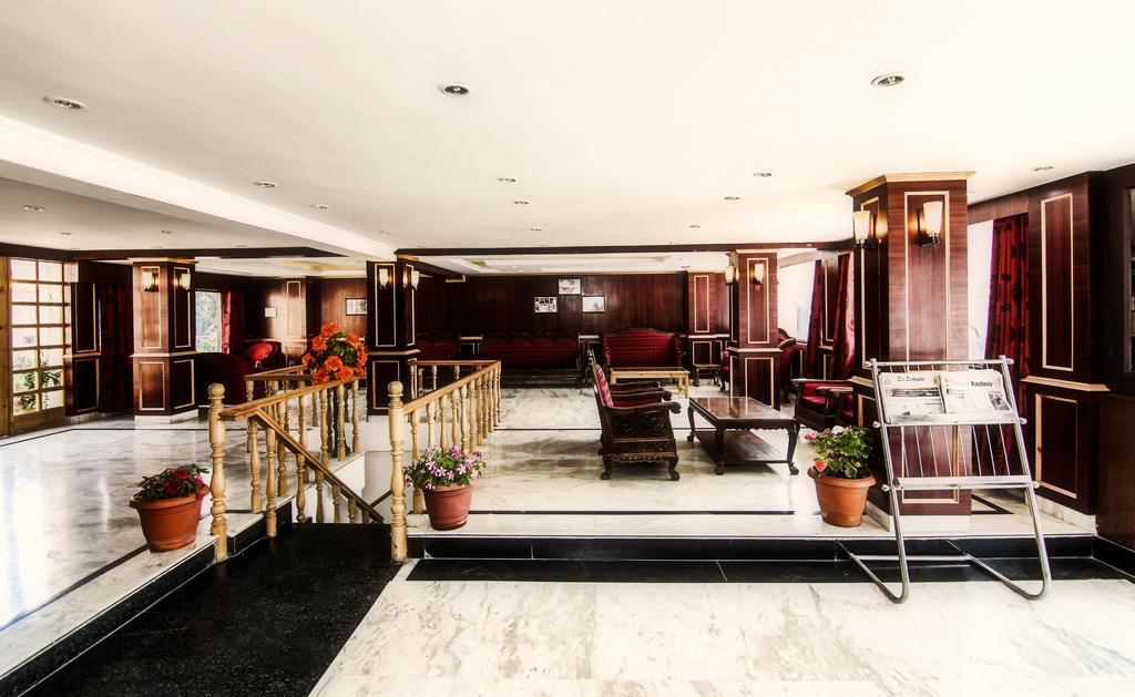 Hotel Holiday Plaza Srīnagar Exterior foto